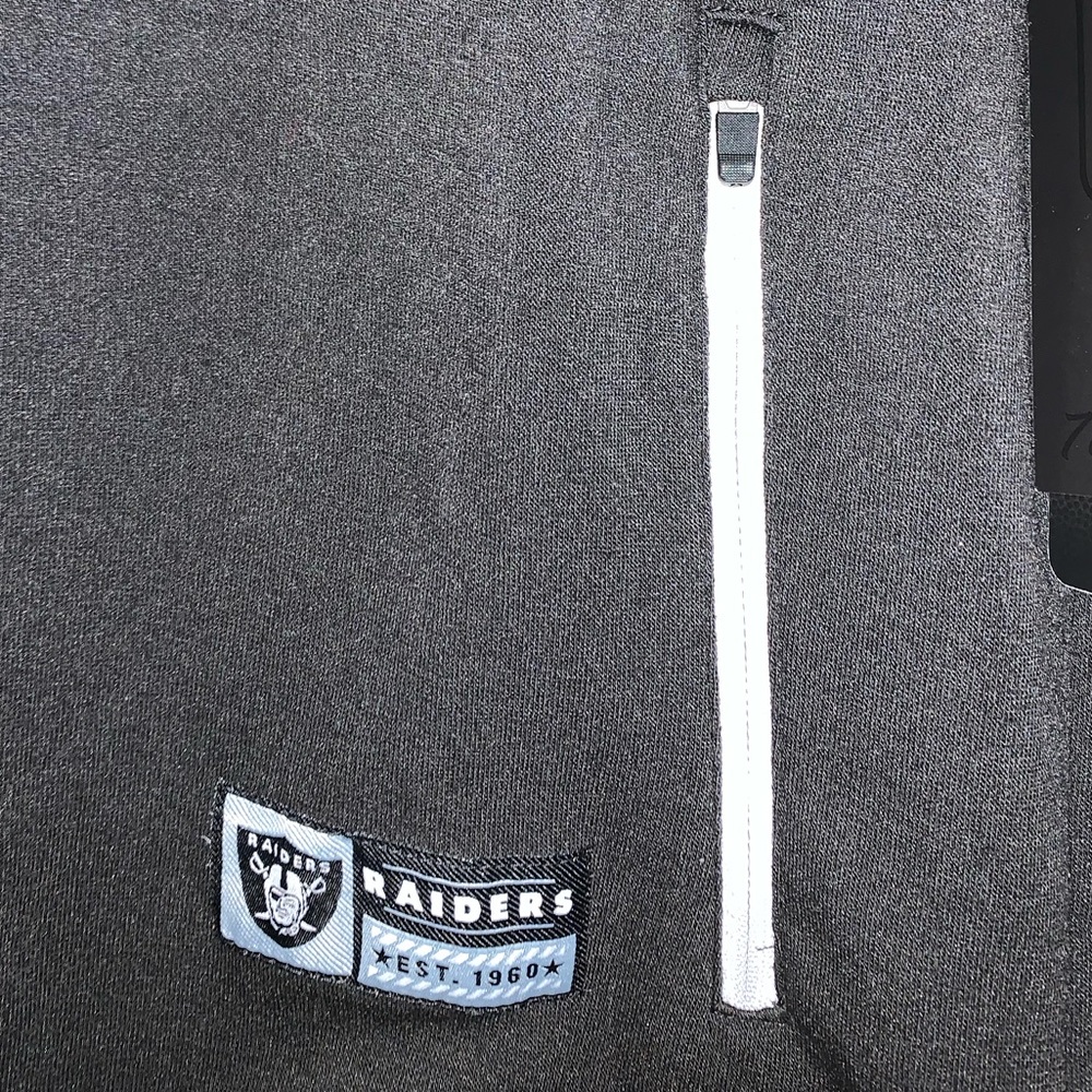 🏈⚔️🏴‍☠️☠️ Las Vegas Raiders Stacked NFL Football Hoodie ☠️🏴‍☠️⚔️🏈 - Picture 9 of 11